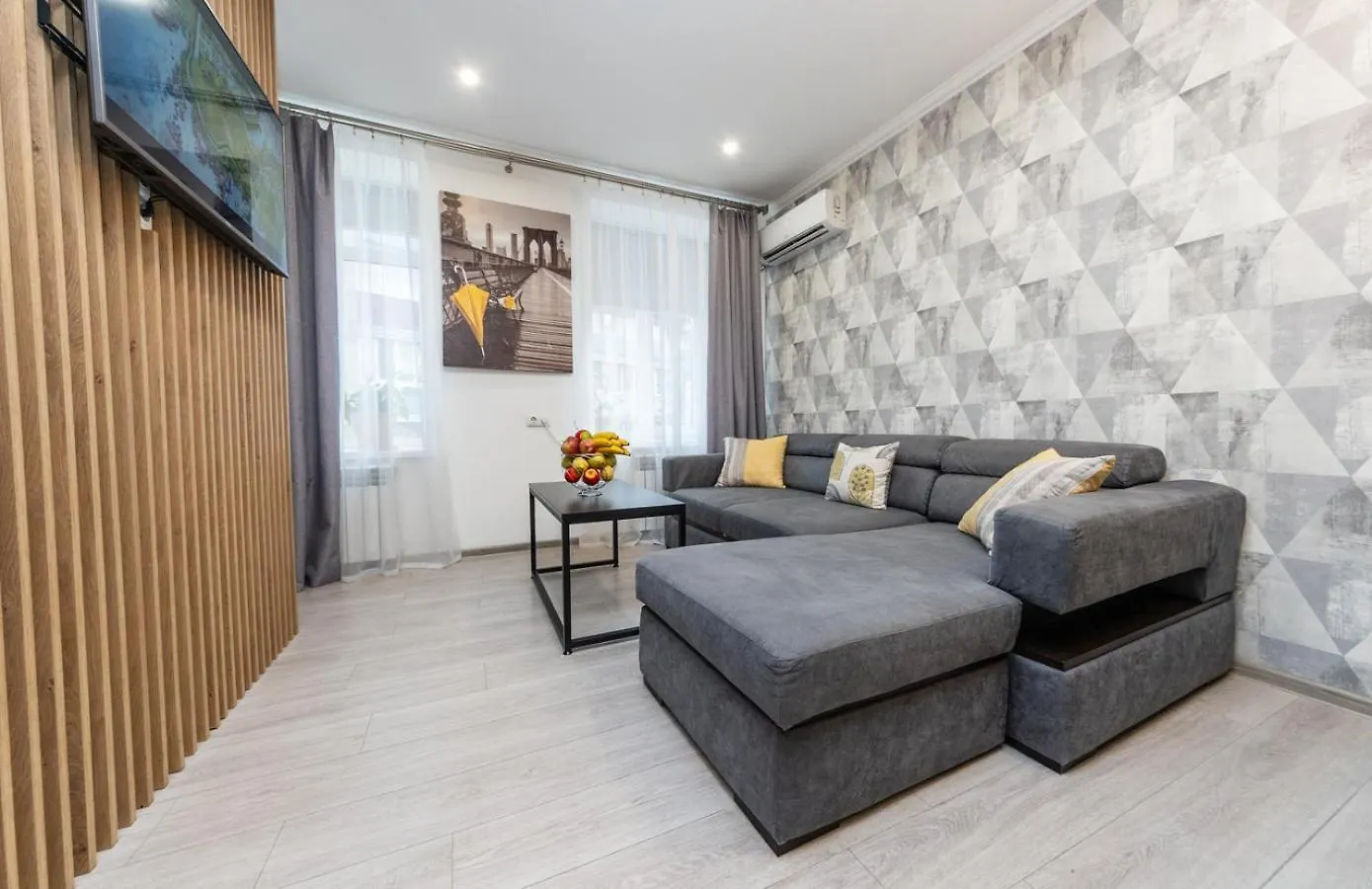 Ultra Lux 3 Rooms Apartment Near Arena City Kiev