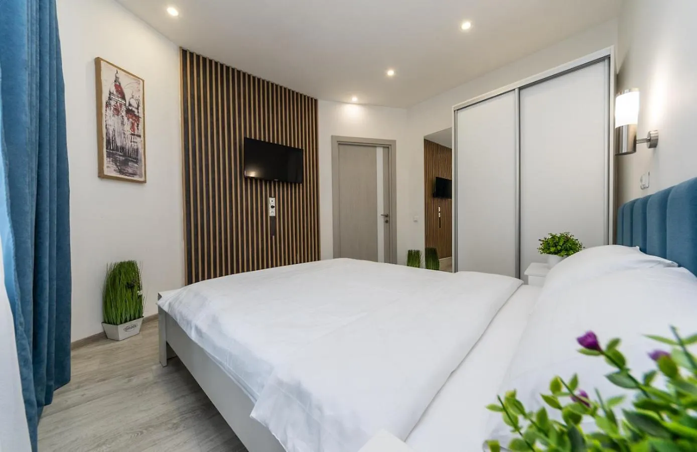 Ultra Lux 3 Rooms Apartment Near Arena City Kiev