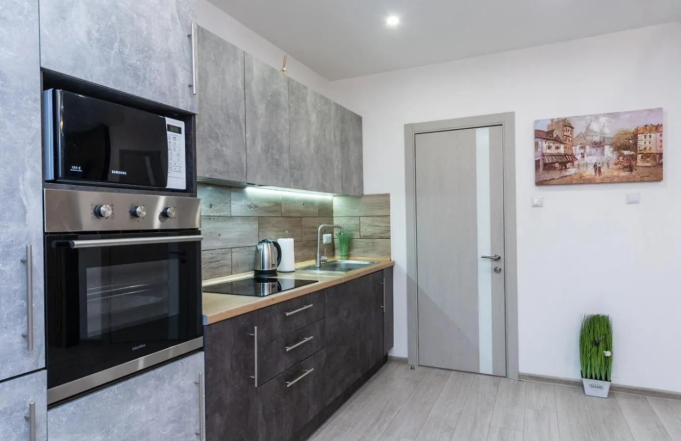 Ultra Lux 3 Rooms Apartment Near Arena City Kiev
