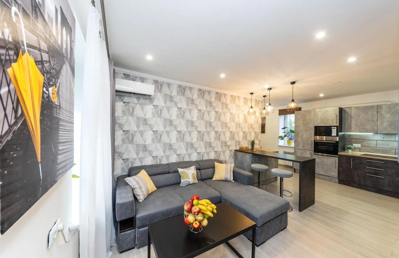Ultra Lux 3 Rooms Apartment Near Arena City Kiev