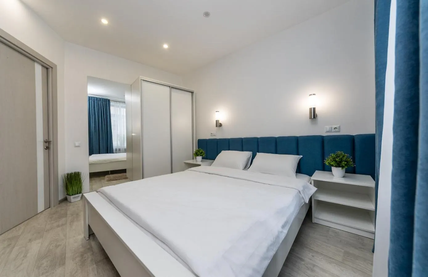 Ultra Lux 3 Rooms Apartment Near Arena City Kiev
